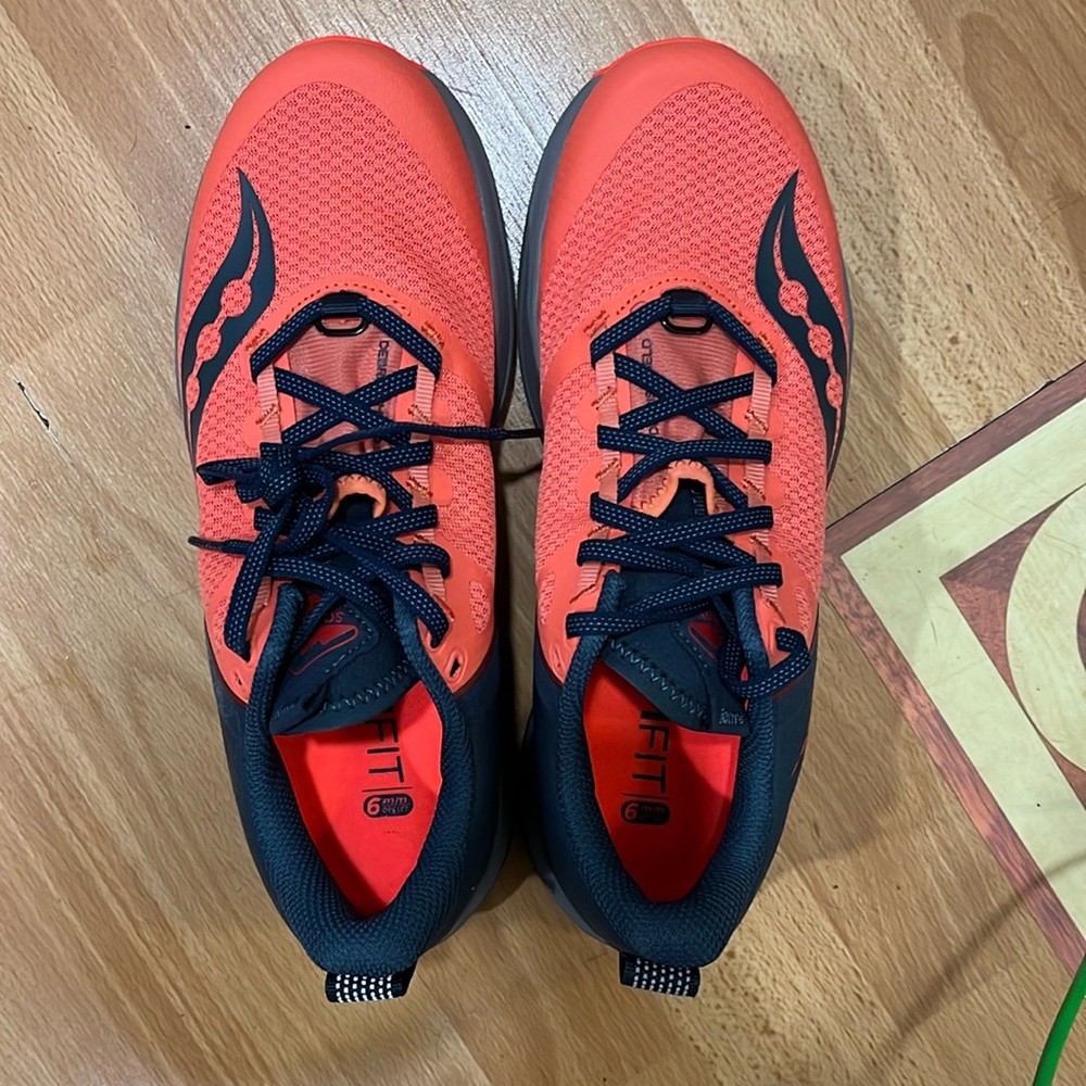 Saucony exodus ultra size women’s 9.5